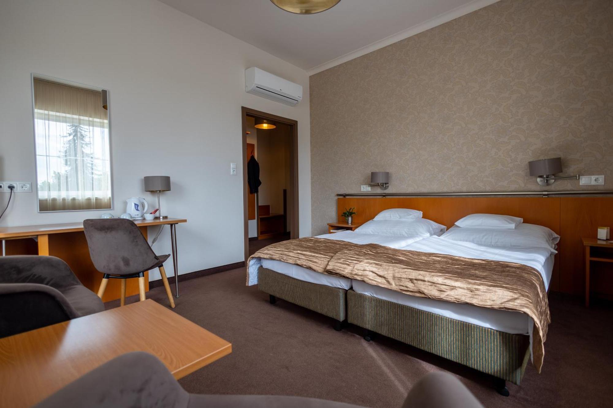 City Hotel Miskolc Luaran gambar